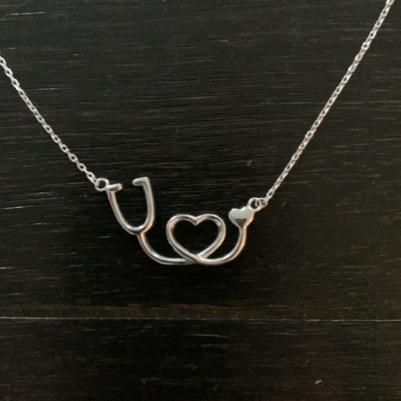 Heart stethoscope necklace - Picture 2 of 3